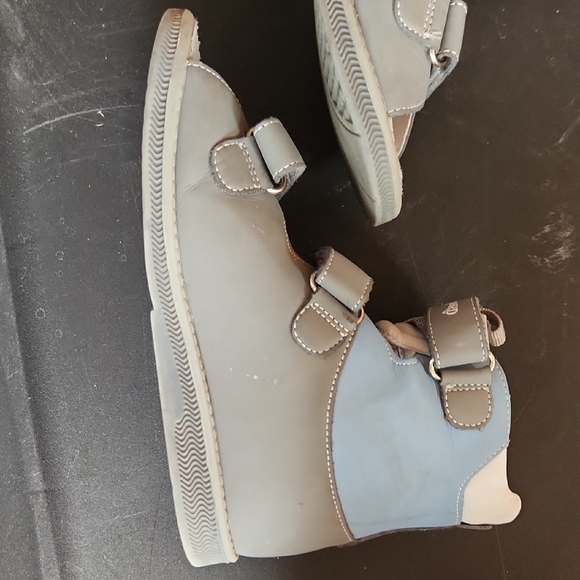 Kids Gray and Blue Sandals - Picture 4 of 6